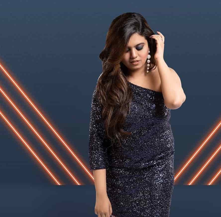 Aishwarya Mohanraj Net Worth, Family, Husband, Biography, More - Aishwarya Mohanraj Net Worth 2025: Comedian & Writer’s Rising Value