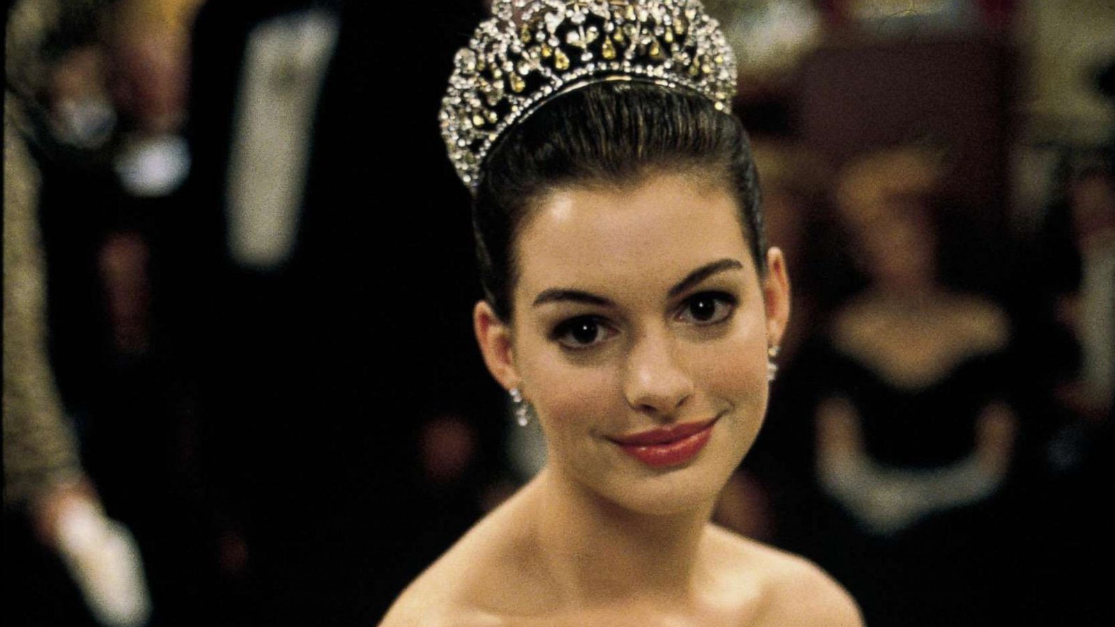 Anne Hathaway Before And After Princess Diaries - How Old Was Anne Hathaway In The Princess Diaries? Her Age During The Iconic Role