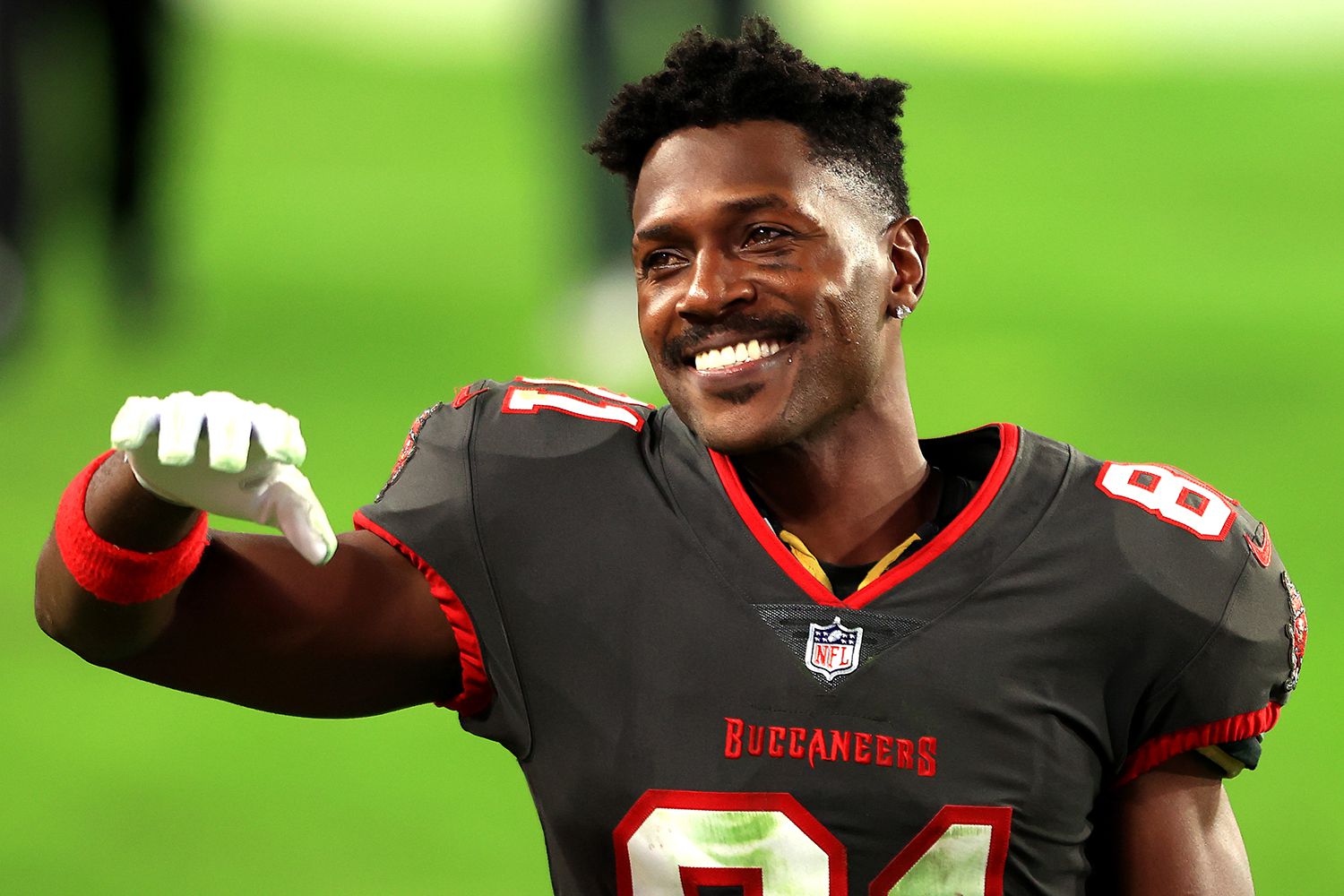 Antonio Brown Signs One-Year Deal with Tampa Bay Buccaneers - How Old Is Antonio Brown? NFL Star’s Age And Comeback Talk