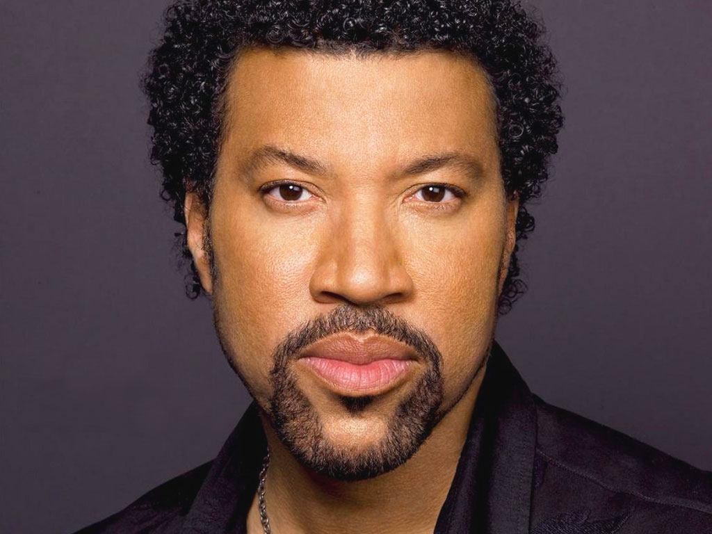 Biografia di Lionel Richie, vita e storia - How Old Is Lionel Richie? Music Legend’s Age And Career Timeline