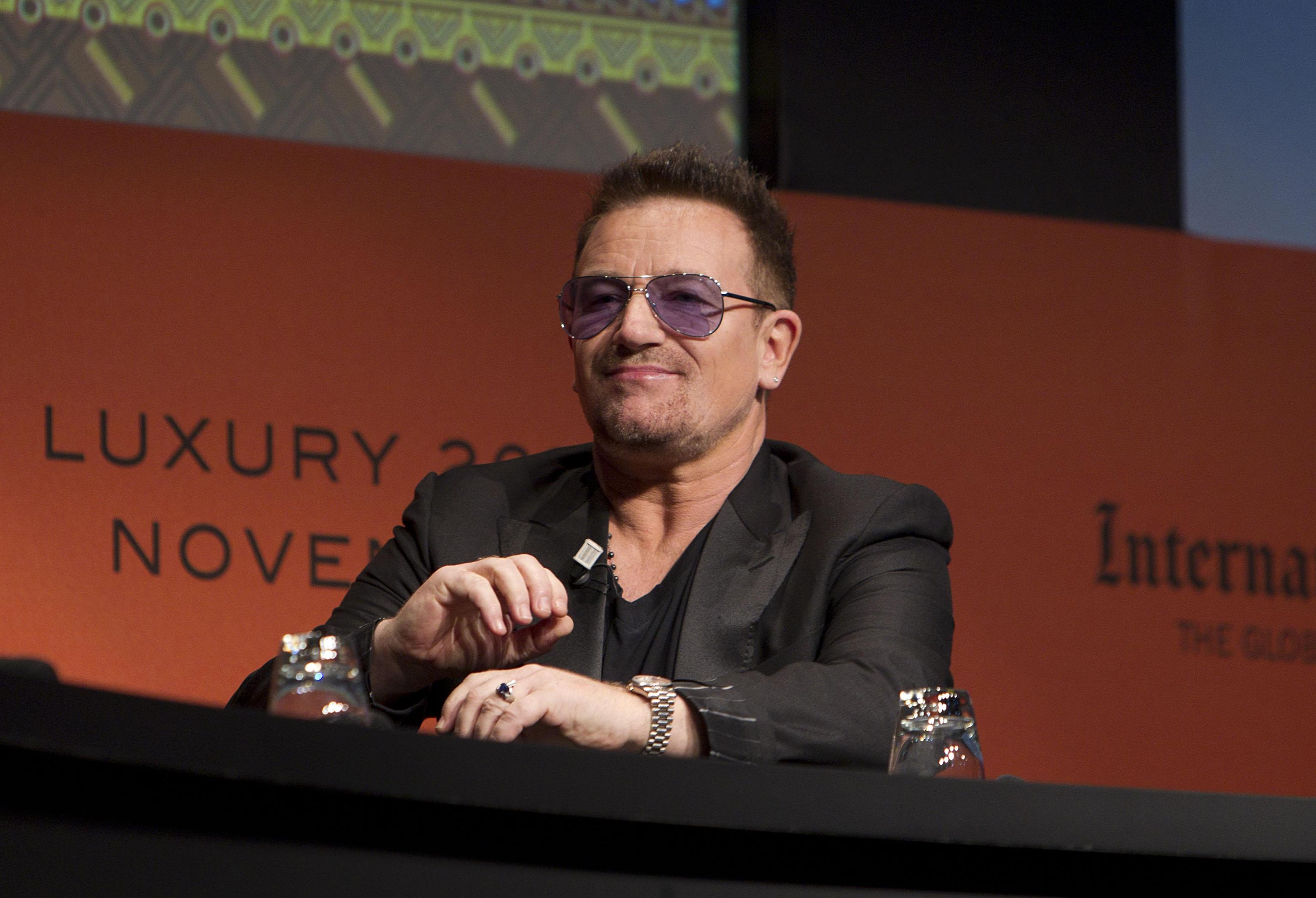 Bono degli U2, compie 60 anni il frontman della band che ha fatto - How Old Is Bono? U2 Frontman’s Age & Musical Legacy