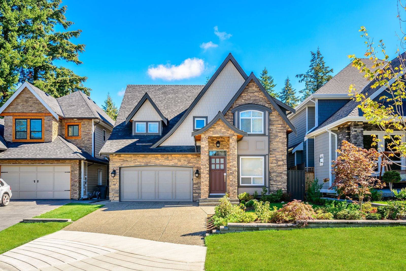 Guide to Buying the House Next Door to Rent Out | Mashvisor - Should I Buy The Rental House Next Door