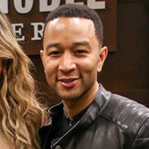 John Legend - Age, Family, Bio | Famous Birthdays - How Tall Is John Legend? Singer’s Real Height Revealed