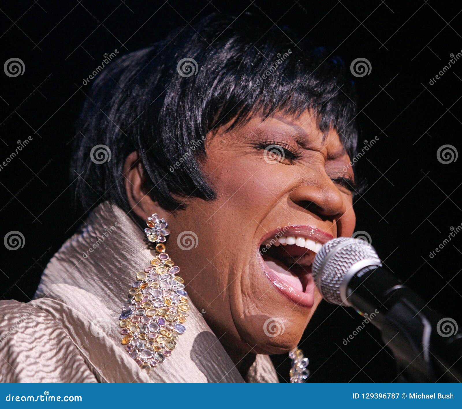Patti LaBelle Se Realiza En Concierto Fotografía editorial - Imagen de - Patti LaBelle Performs With Kolbi Jordan During ‘American Idol’ Grand Finale