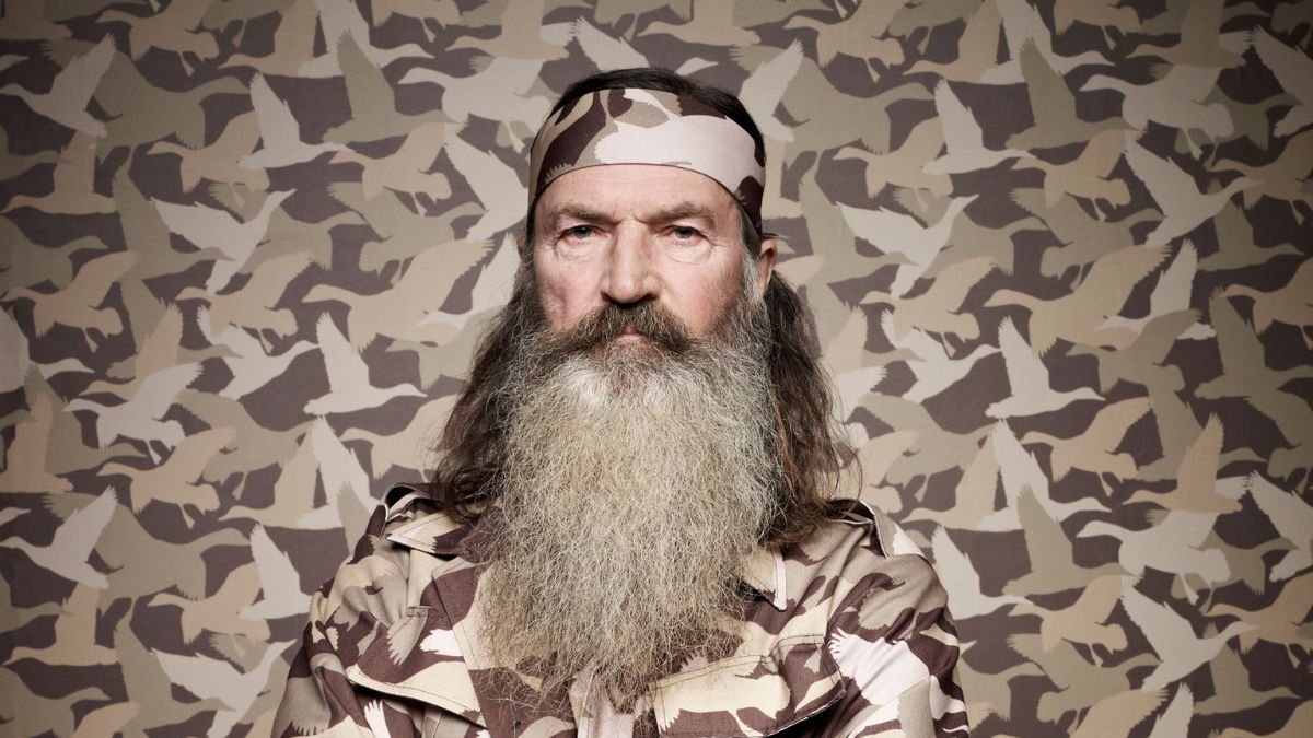 Phil Robertson Net Worth: Closer Look At Duck Commander's Wealth - Phil Robertson Net Worth: How Much The Duck Commander Built Before His Death