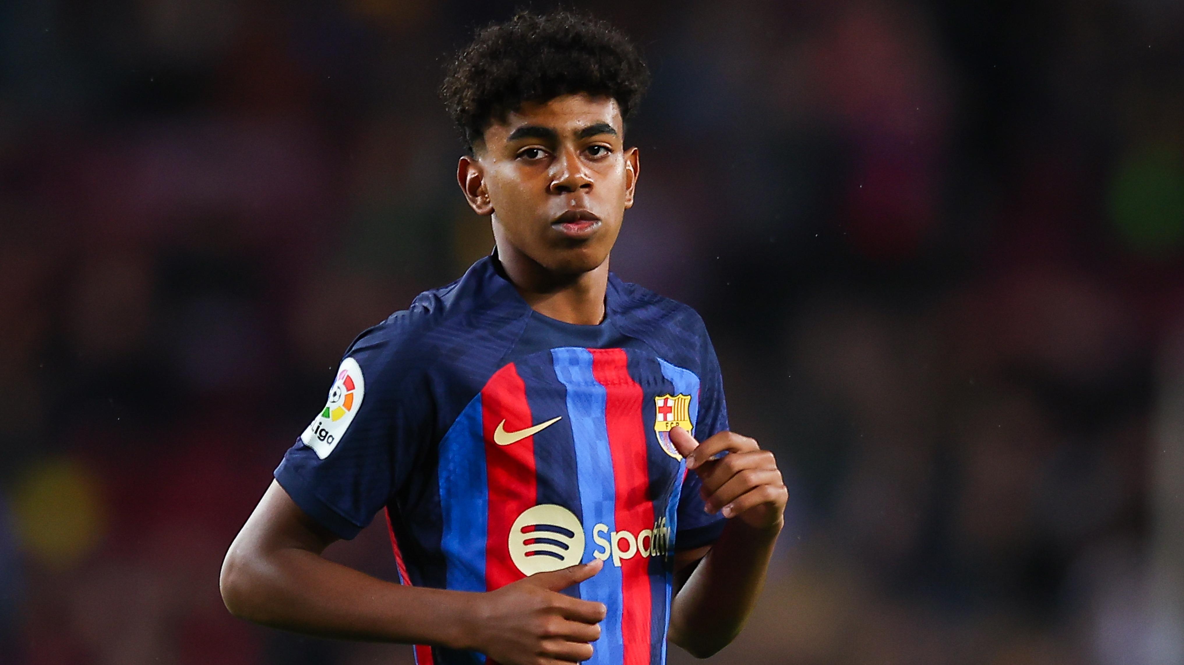¿Quién es y cómo juega Lamine Yamal? La promesa récord de 16 años del - Lamine Yamal Salary: Barcelona’s Young Star’s Earnings In 2025