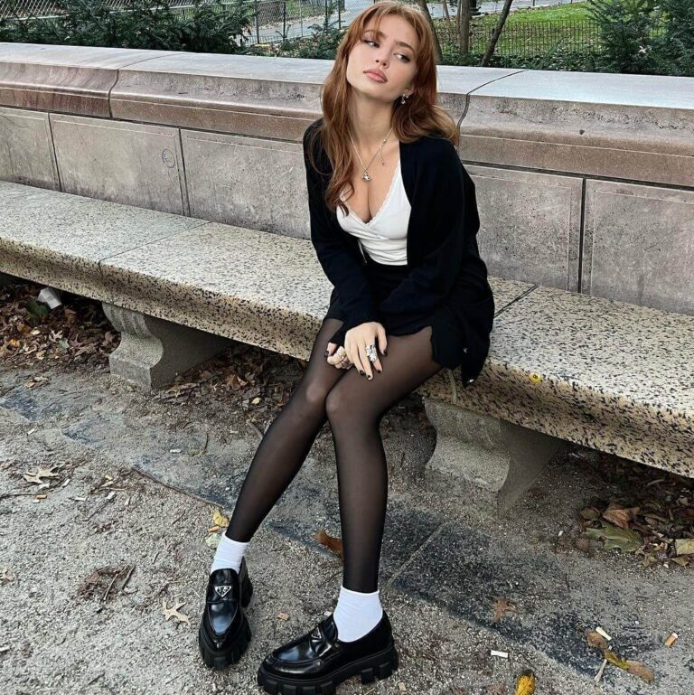 Renata Ri Biography, Wiki, Age, Height, Weight, Modeling Career, Net - Renata Ri Net Worth 2025: Social Media Star & Content Creator