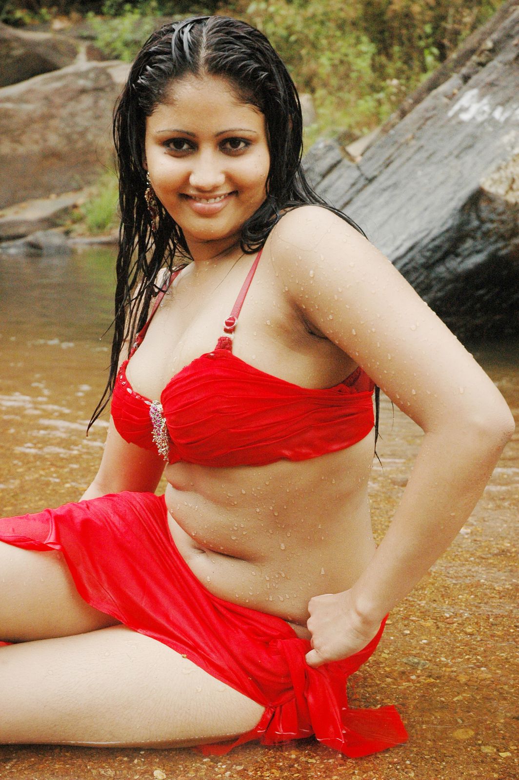South Indian Heroine Amrutha Valli Hot Stills ~ Body Painting,2014Cars - Hot Press Paper Vs Cold Press