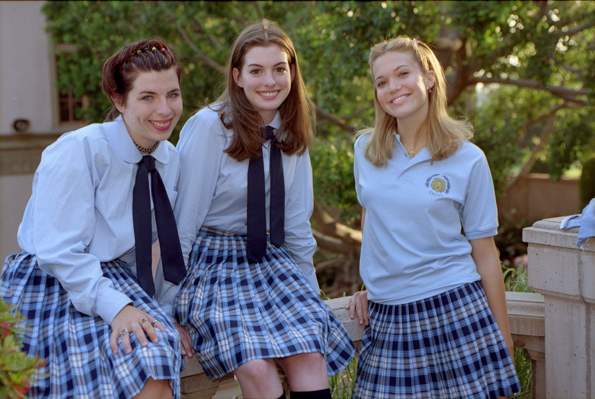 How Old Was Anne Hathaway In The Princess Diaries? Her Age During The Iconic Role