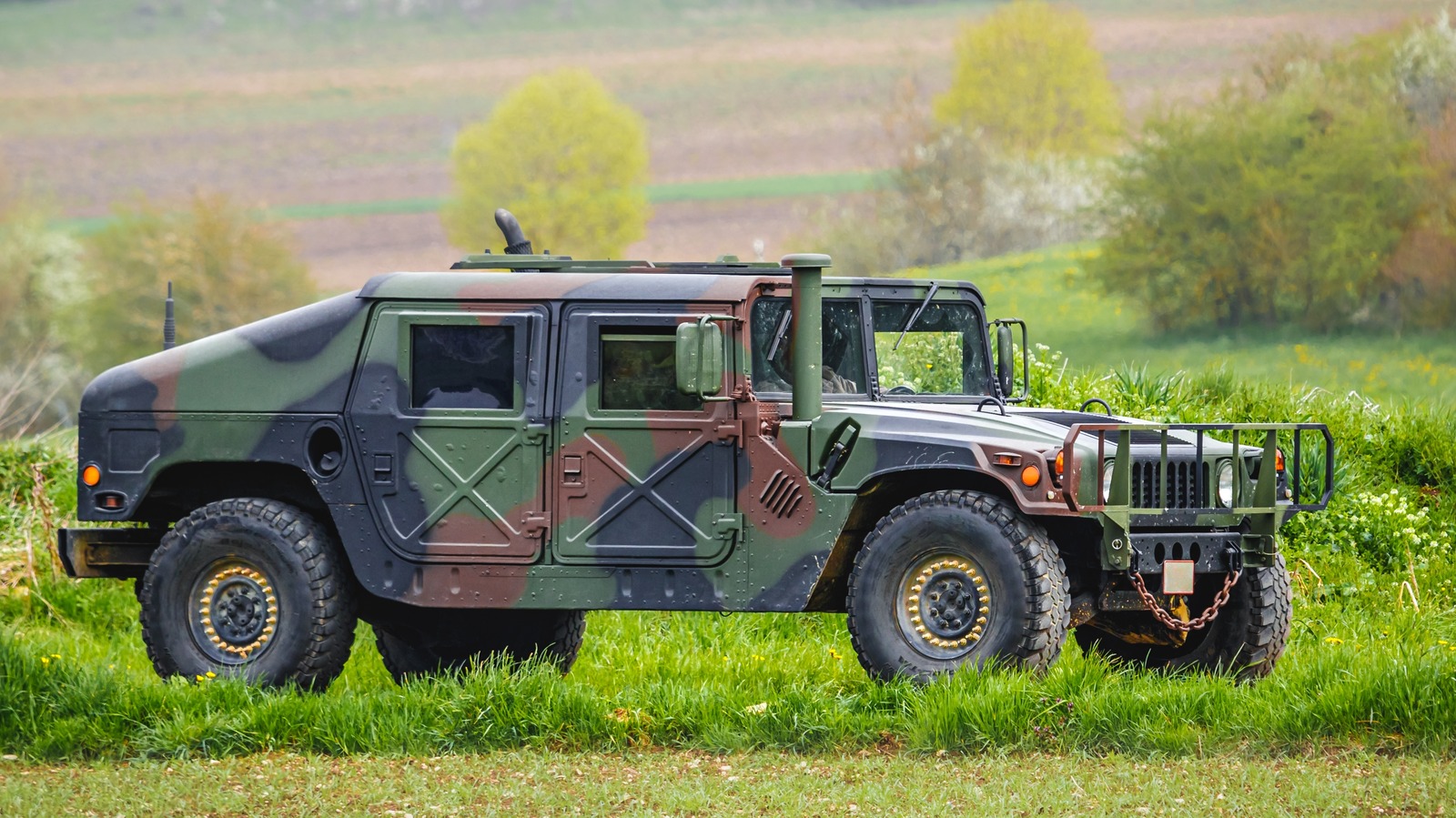 10 Best Military Light Utility Vehicles In The World In 2023 - Vehicle Wrap Cost Per Square Foot