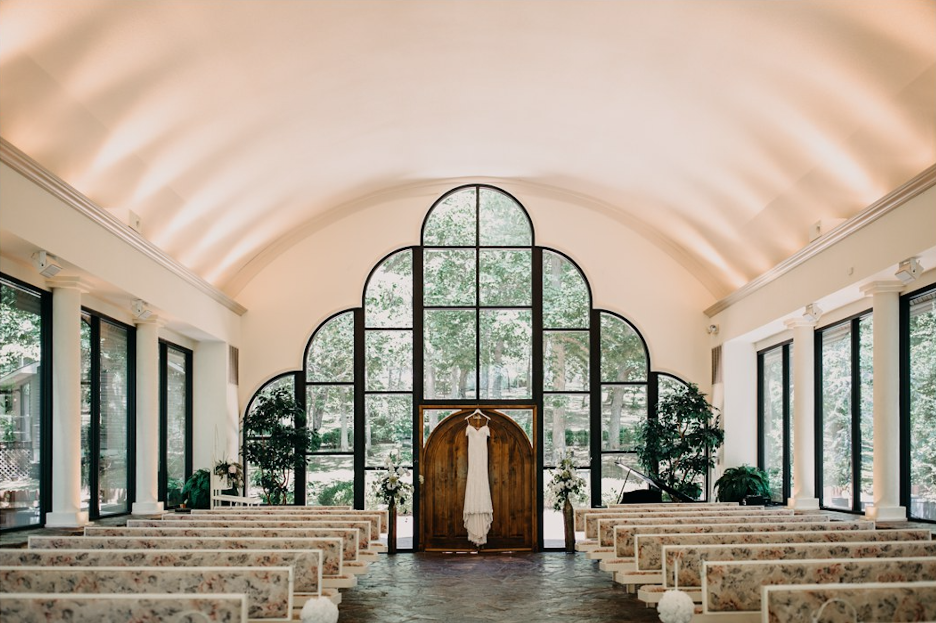 12 stunning wedding chapels across the US - 100 Layer Cake - Chapel Hill Retirement Community Canal Fulton Oh