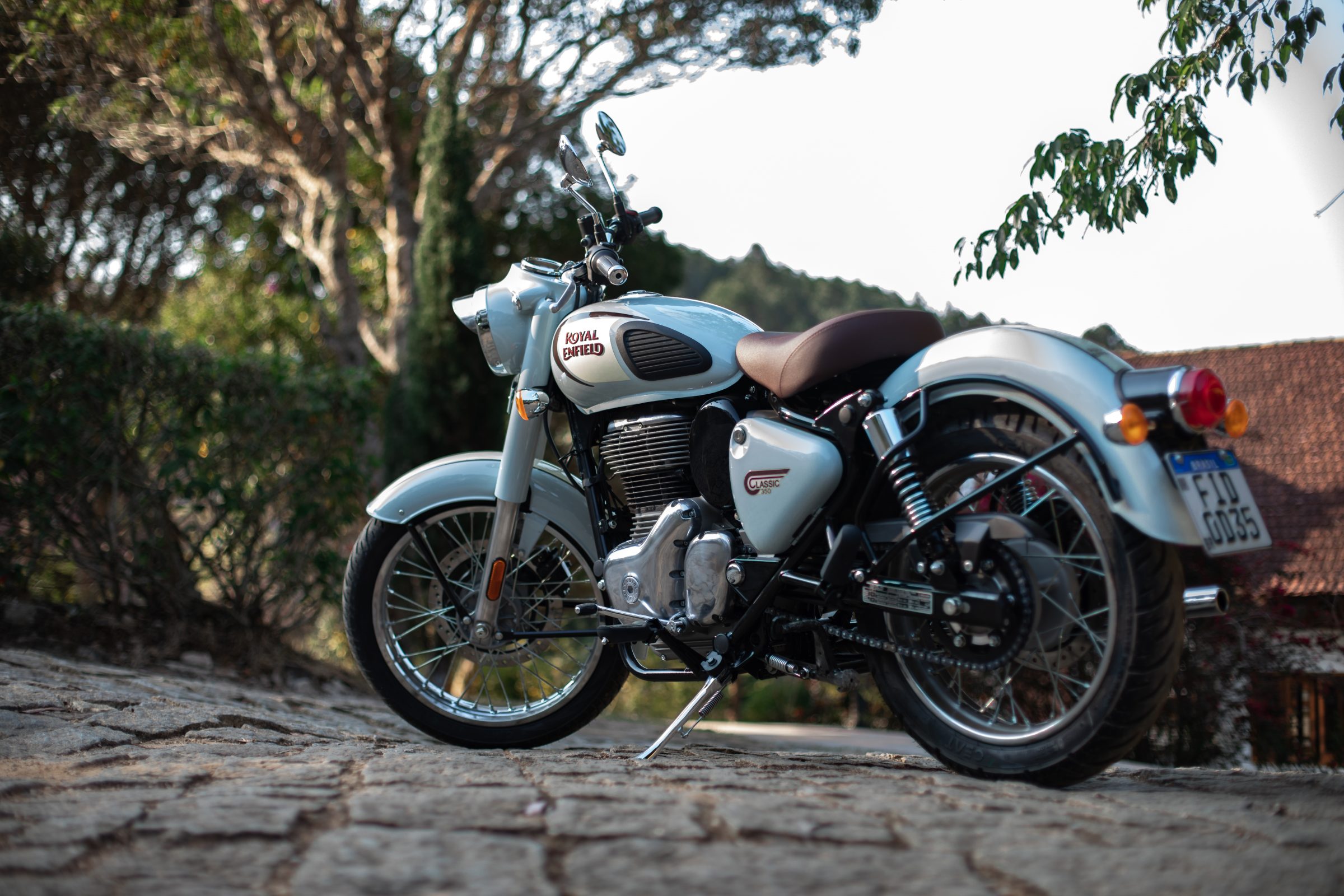 2023 Royal Enfield Classic 350 Bobber Render In 7 New - vrogue.co - Classic Car Loans For Bad Credit