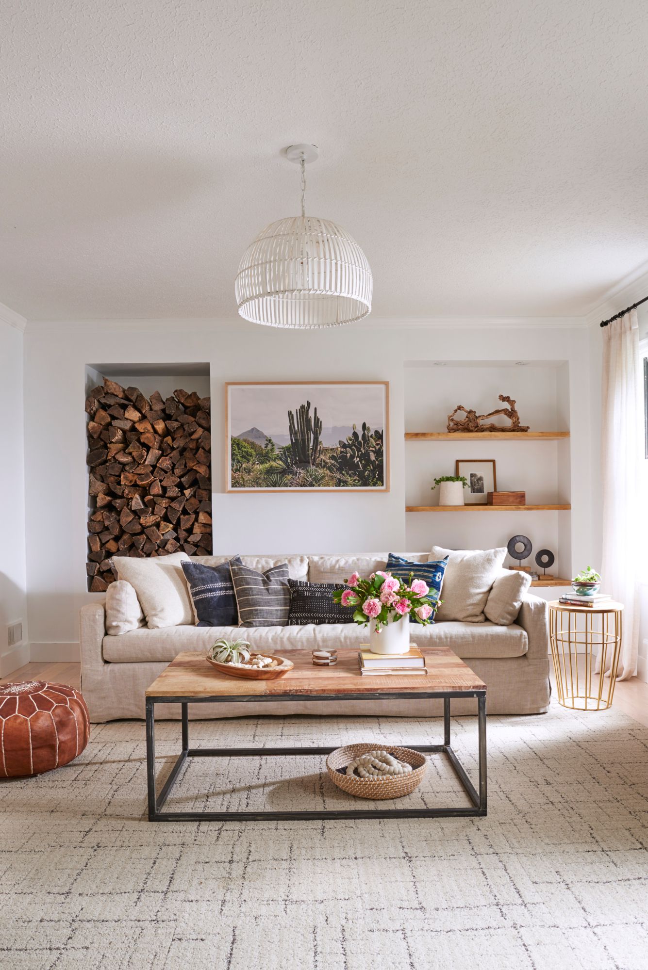 31 Minimalist Living Room Ideas to Simplify Your Space - Does Living Spaces Have Black Friday Sales