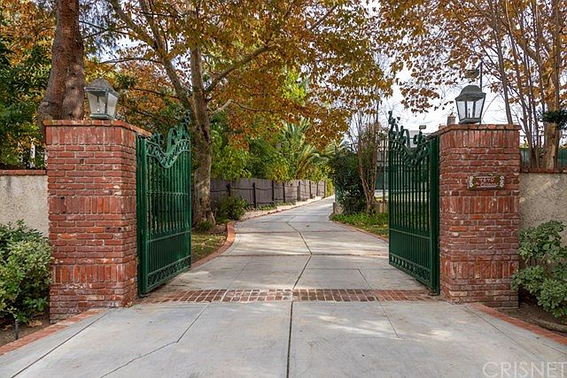 4640 Petit Ave, Encino, CA 91436 | Zillow - 4640 Petit Ave Encino Ca 91436