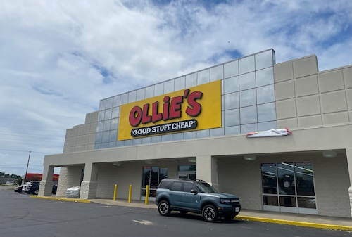 Bargain retailer buys leases for 63 former Big Lots stores, plans to - Ollie's Bargain Outlet Acquires 63 Big Lots Stores