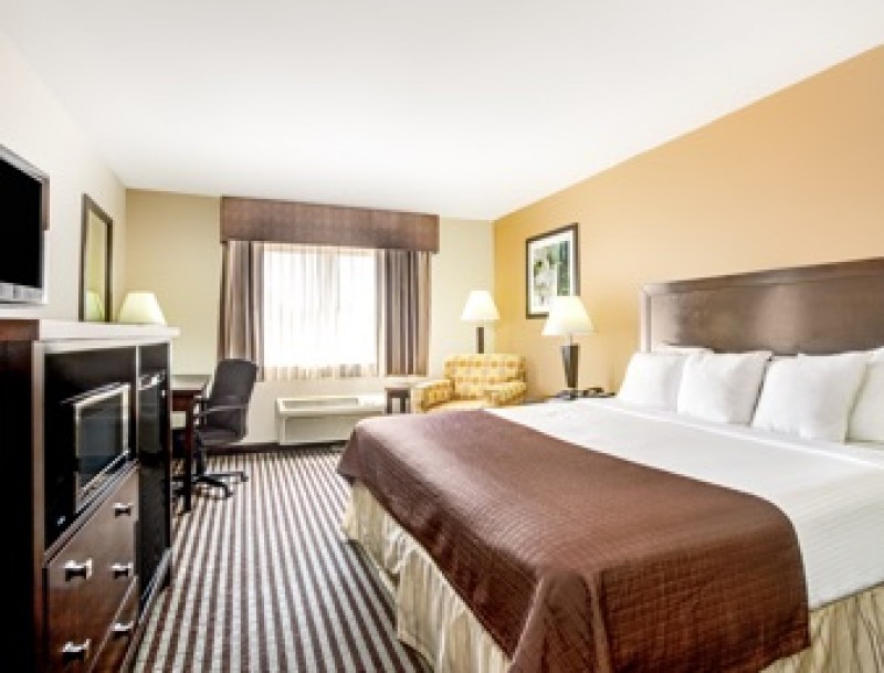 Baymont Inn & Suits - Baymont Inn And Suites Decatur Al