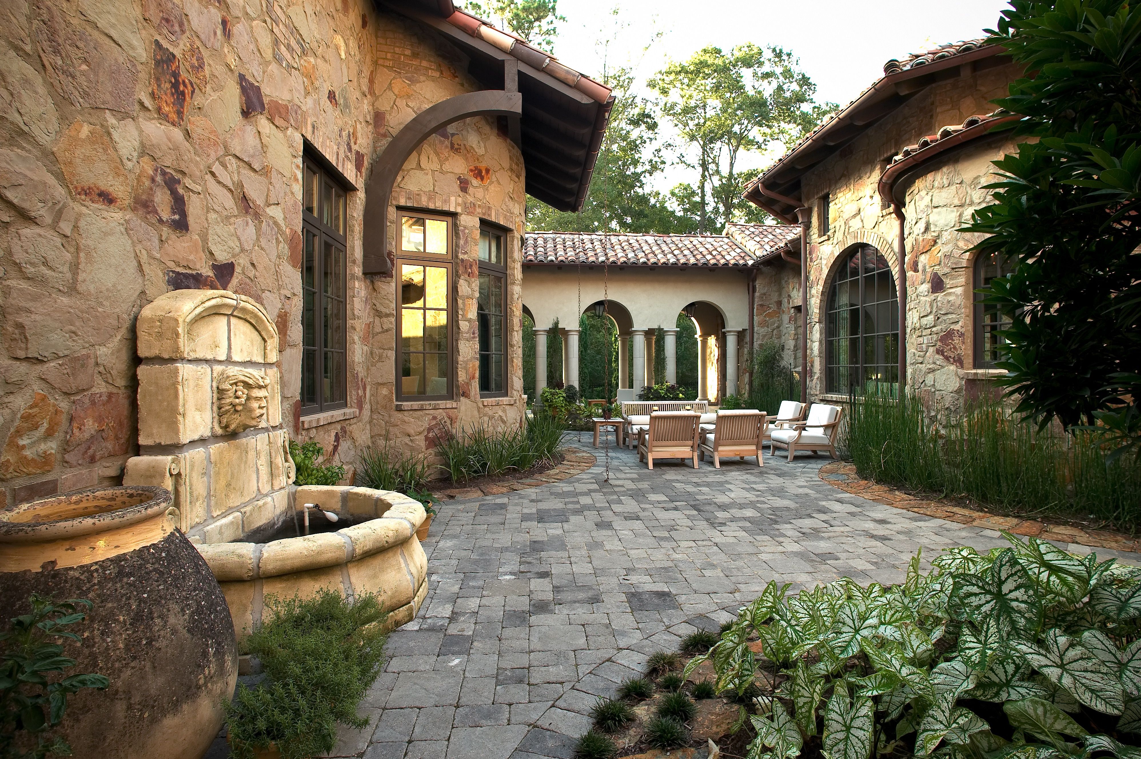 Check out this beautiful courtyard in our Tuscan Villa home. This - Courtyard Orlando Lake Buena Vista At Vista Centre Location