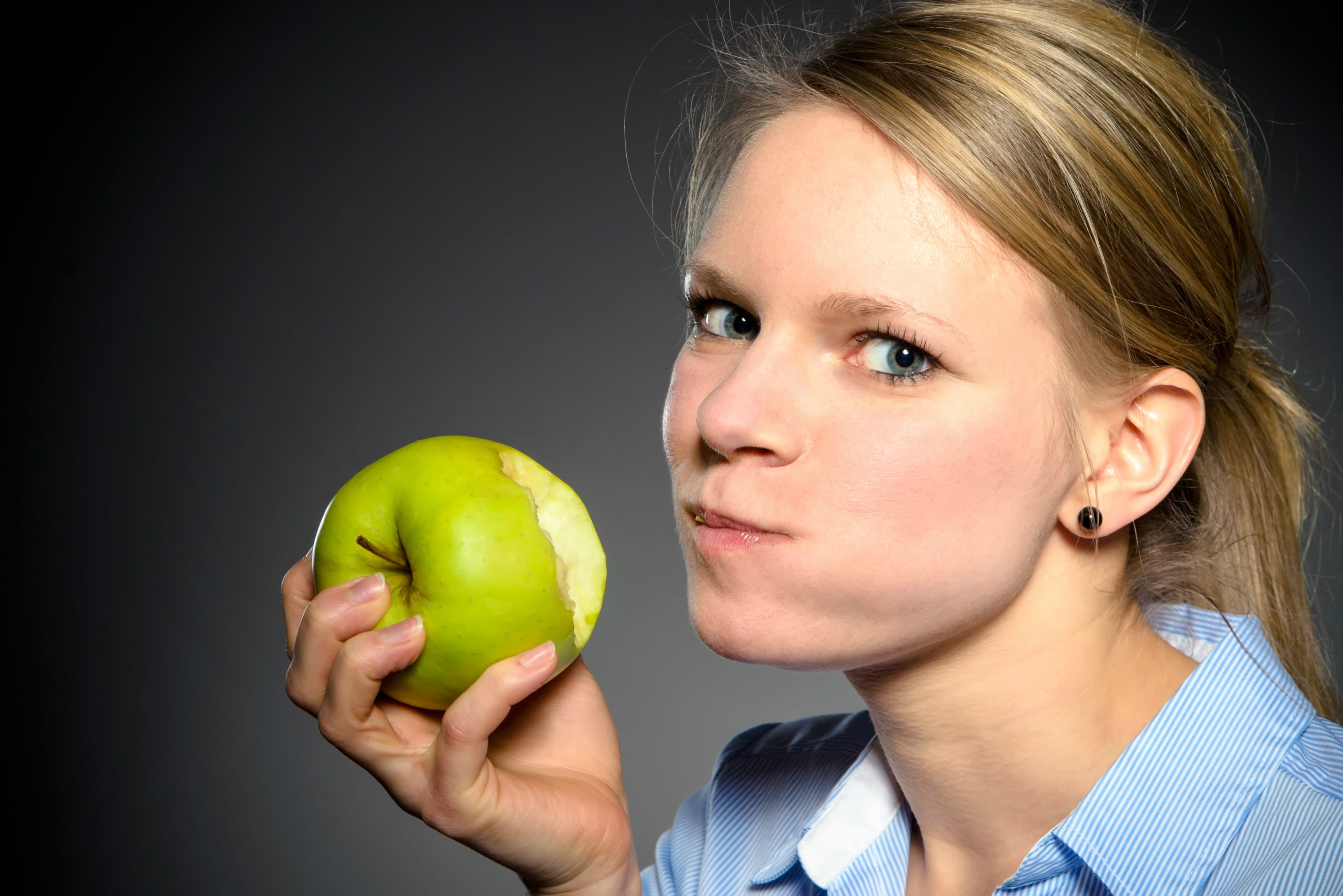 Chewing Gum And Drinking Water Make You Lose Weight