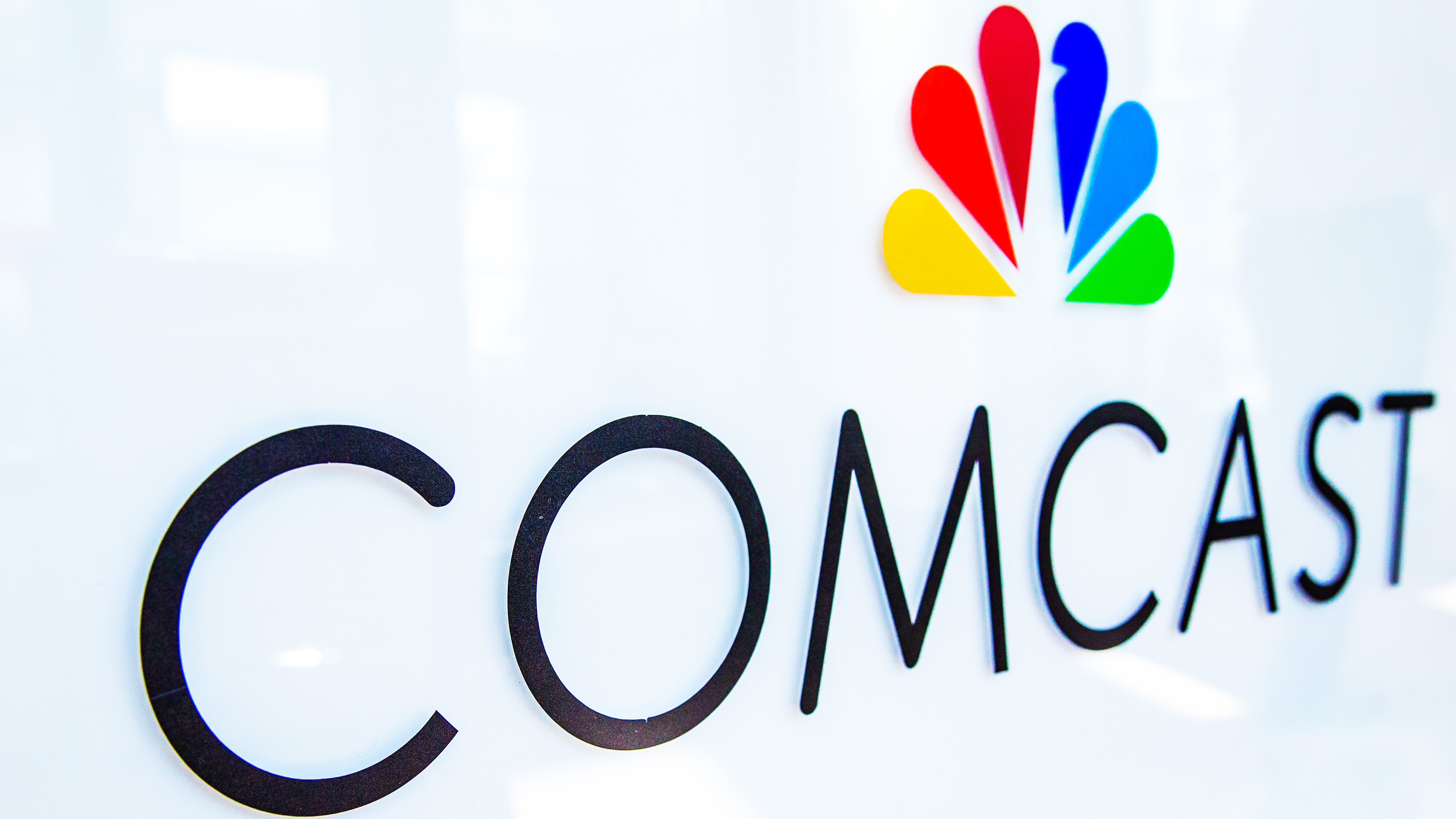 Comcast Opens nearly 400 Free Xfinity WiFi Hotspots to Aid Residents - Comcast Shifts Focus To Wireless After Losing Broadband Subscribers