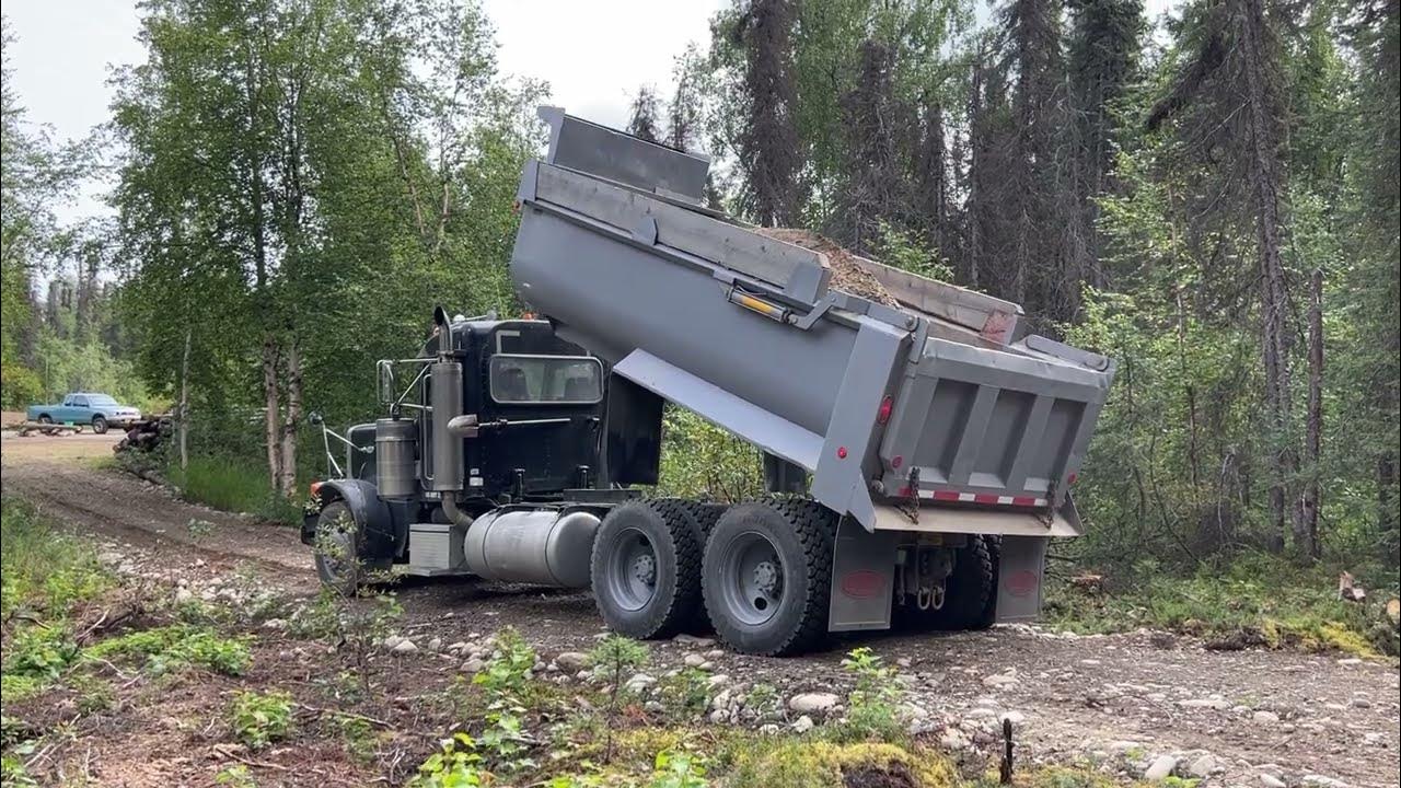 Efficient Gravel Delivery: 12 cu. yards Unloaded Evenly by Dump Truck - How Many Tons Of Gravel Can A Dump Truck Hold