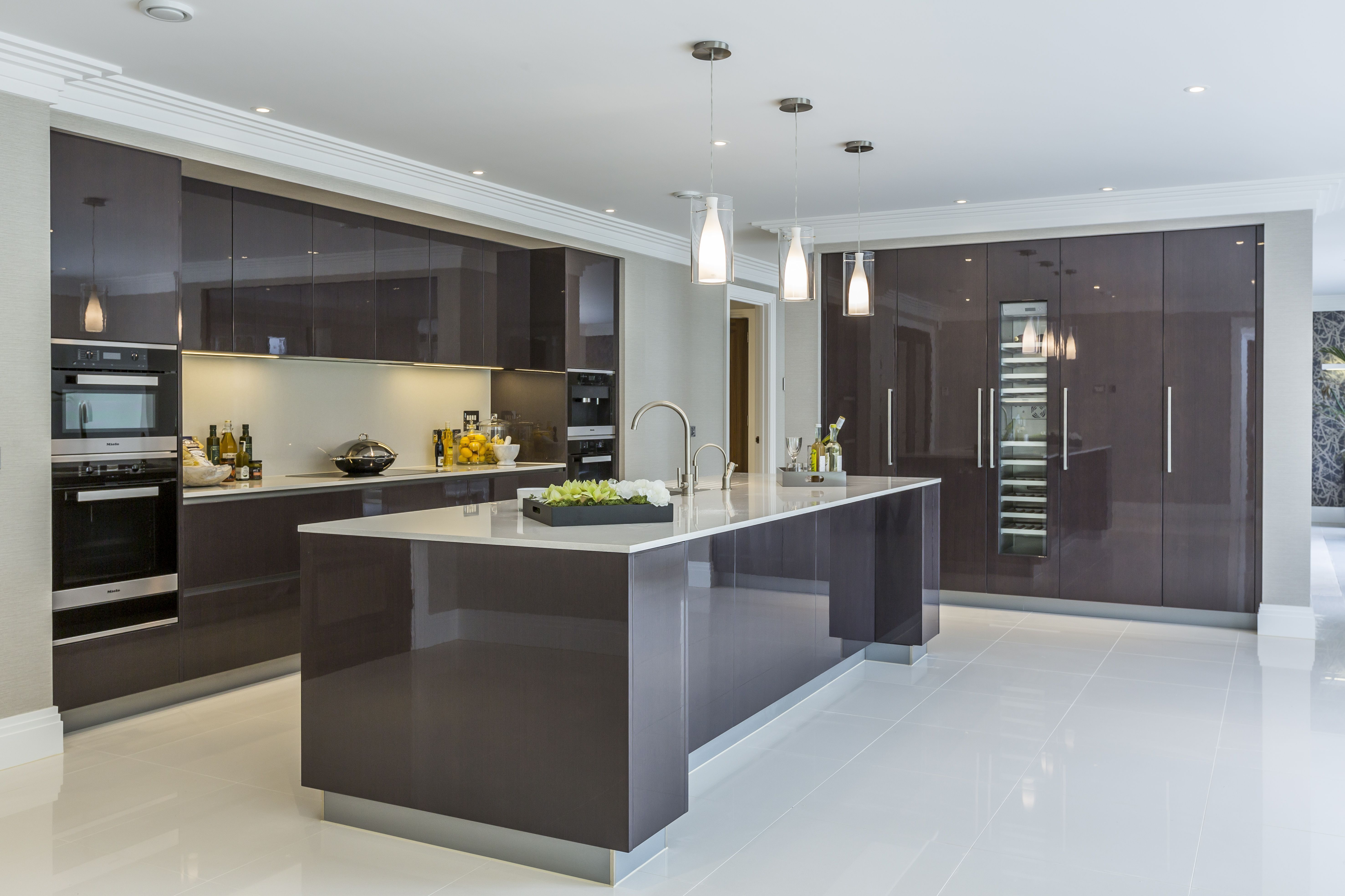 EXTREME Contemporary minimal high gloss kitchen design in private - Kitchen Appliances Made By A Particular Company