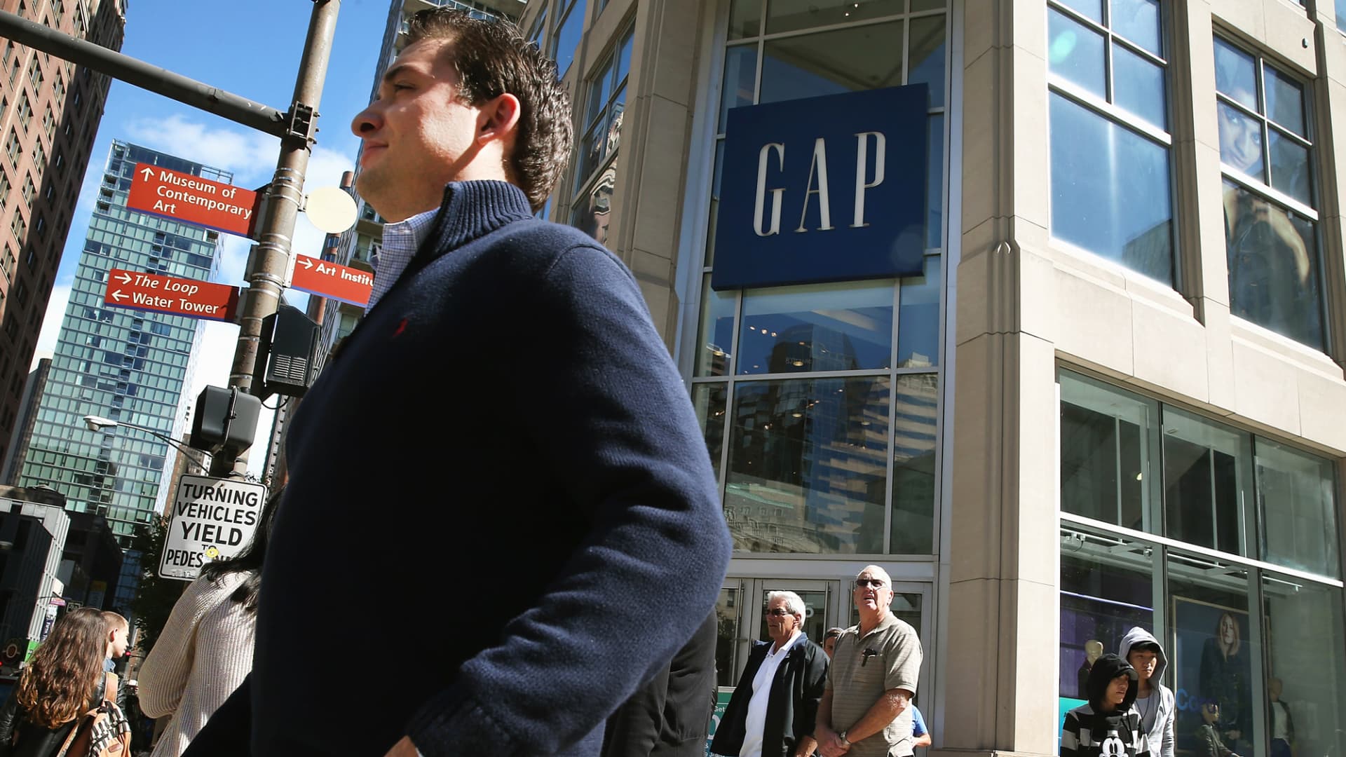Gap CEO Glenn Murphy to retire in February - Alvarez And Marsal Corporate Performance Improvement