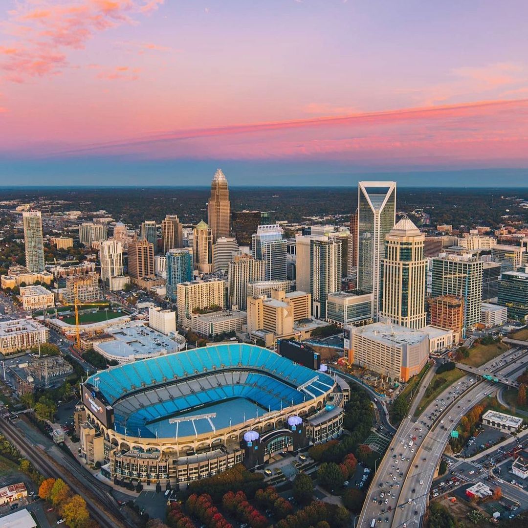 Get in the Game: Where to Watch Sports in Uptown | Uptown Charlotte, NC - Charlotte Stephenson A Promedica Senior Living Community