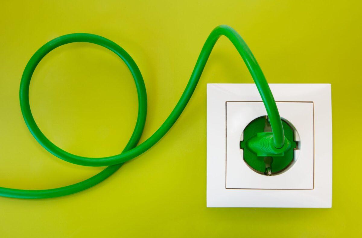 How Long Do Solar Generators Last? - Energy Theory - How Long Do Solar Generators Last