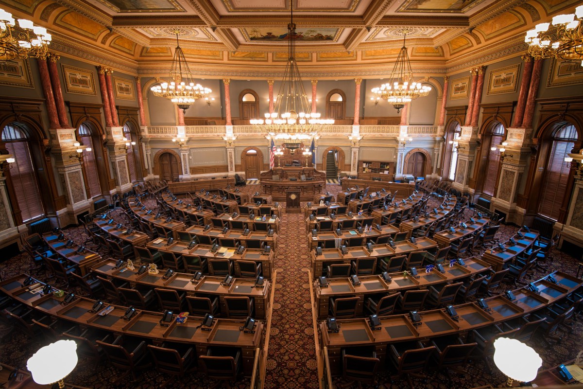 How many members are in the House of Representatives and the Senate - Senate Bill 22 At Texas Capitol