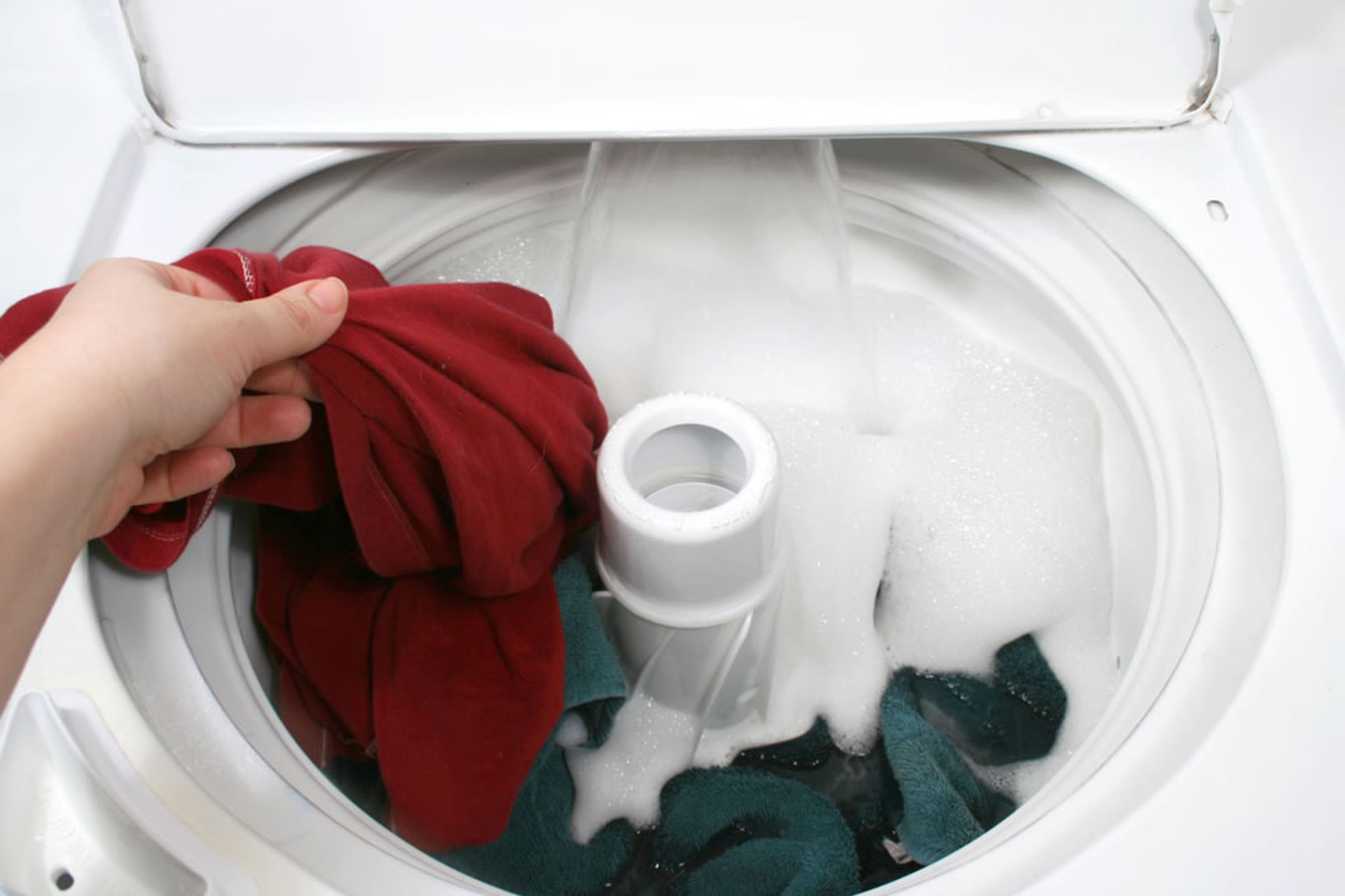How to Wash Clothes in the Washing Machine - Top Tips | Cleanipedia PH - Washing Machine Brands To Avoid Consumer Reports