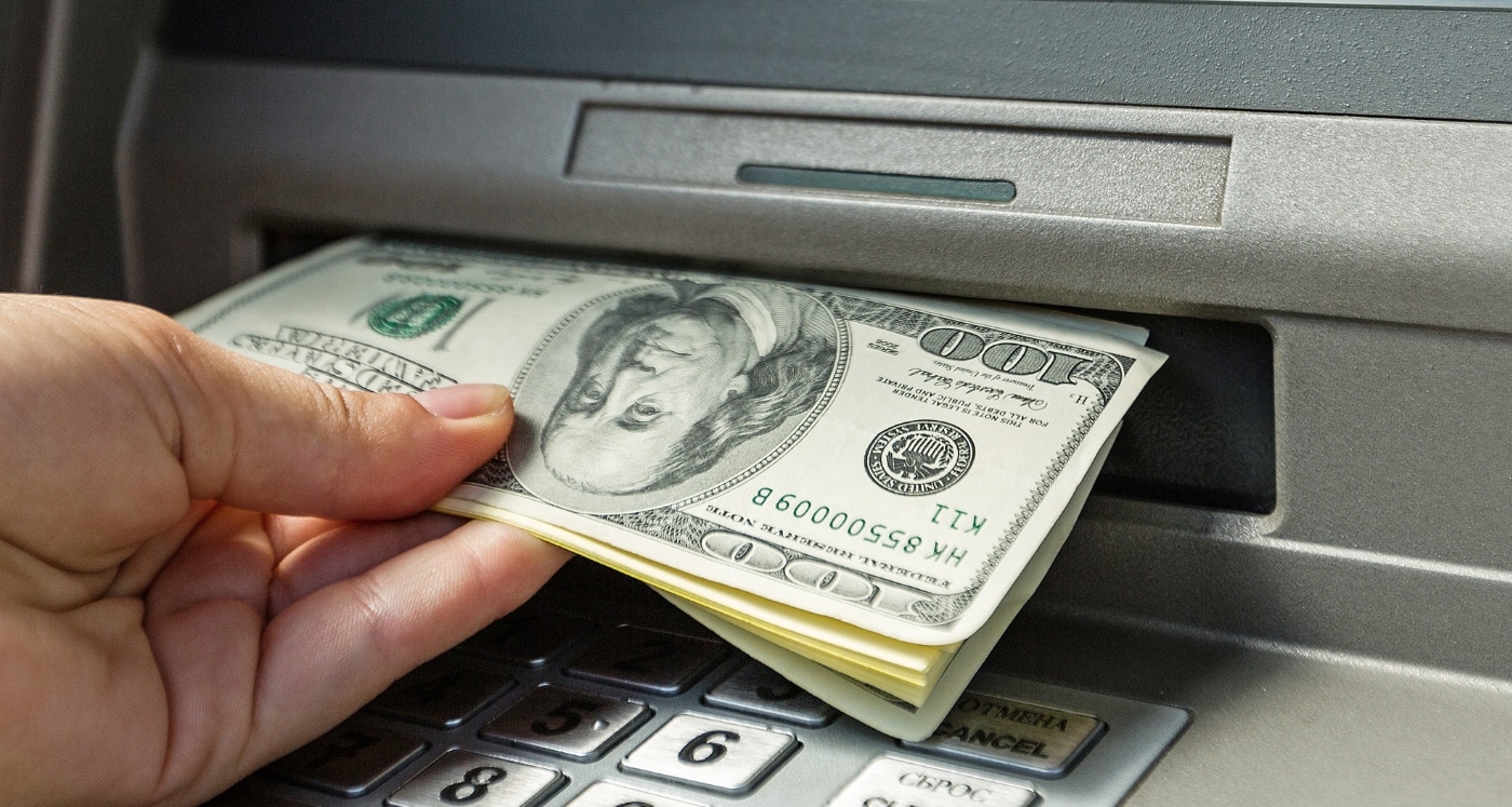 How To Withdraw Money From The Bank: Step-By-Step - How To Withdraw Application On Common App