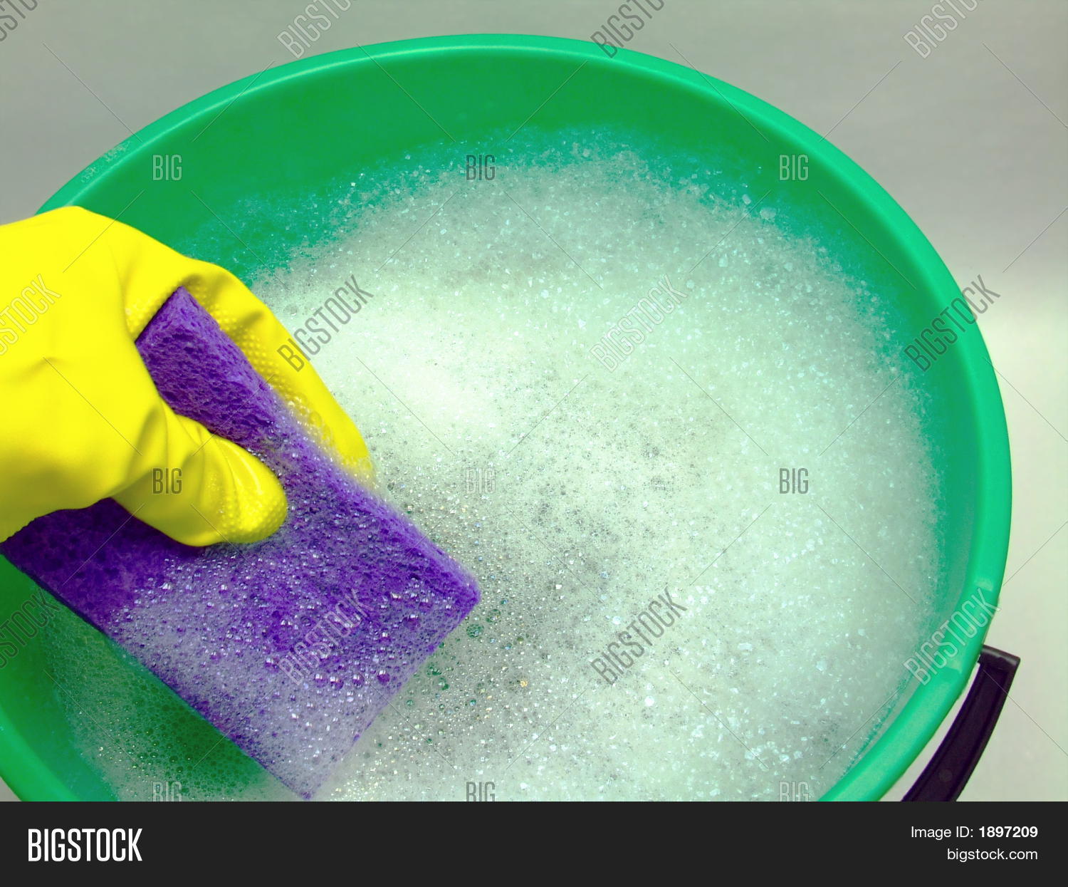 Lots Soapy Water 'D' Image & Photo (Free Trial) | Bigstock - Soapy Joe's Car Wash - Skyline