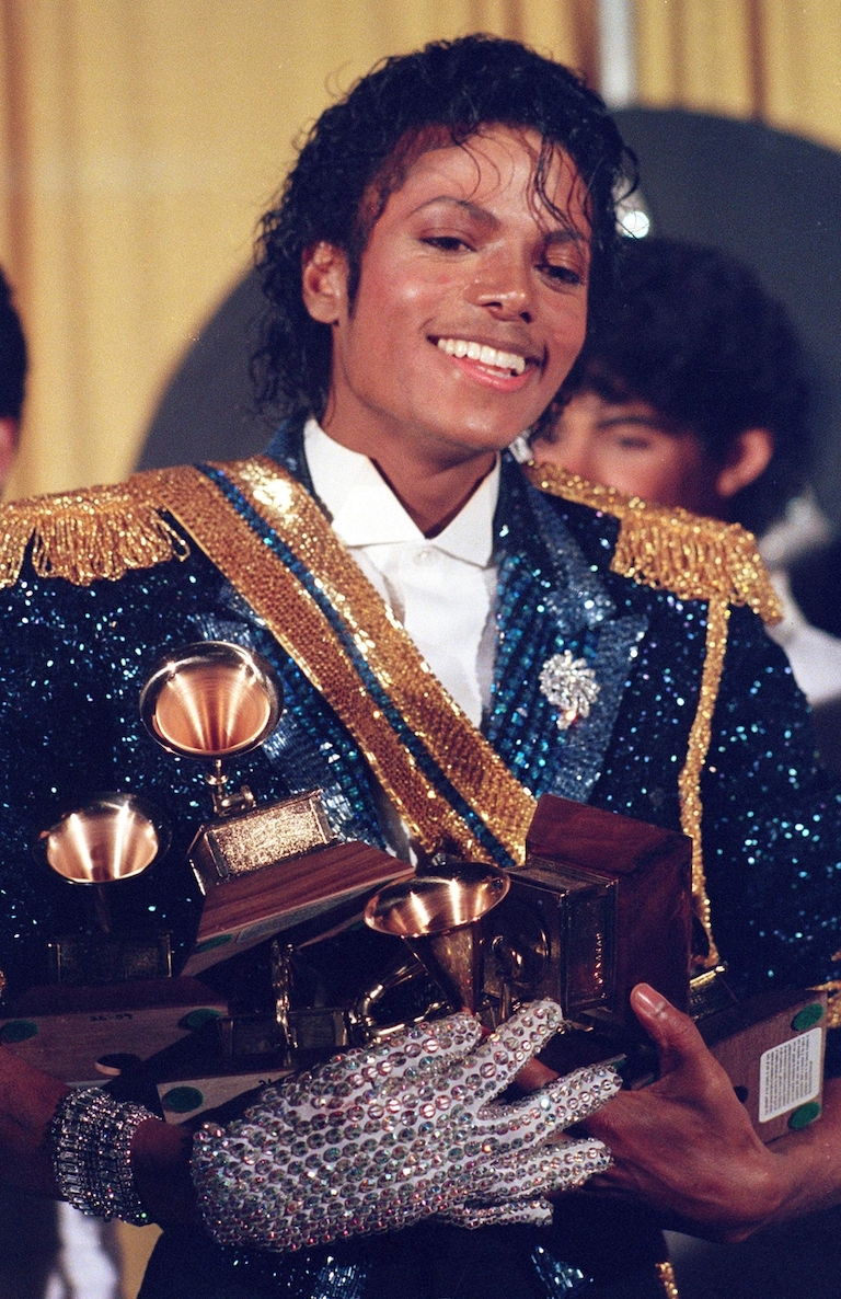 Michael Jackson, una fanática obsesionada y el oscuro secreto detrás de - Michael Kors Black And Brown Bag