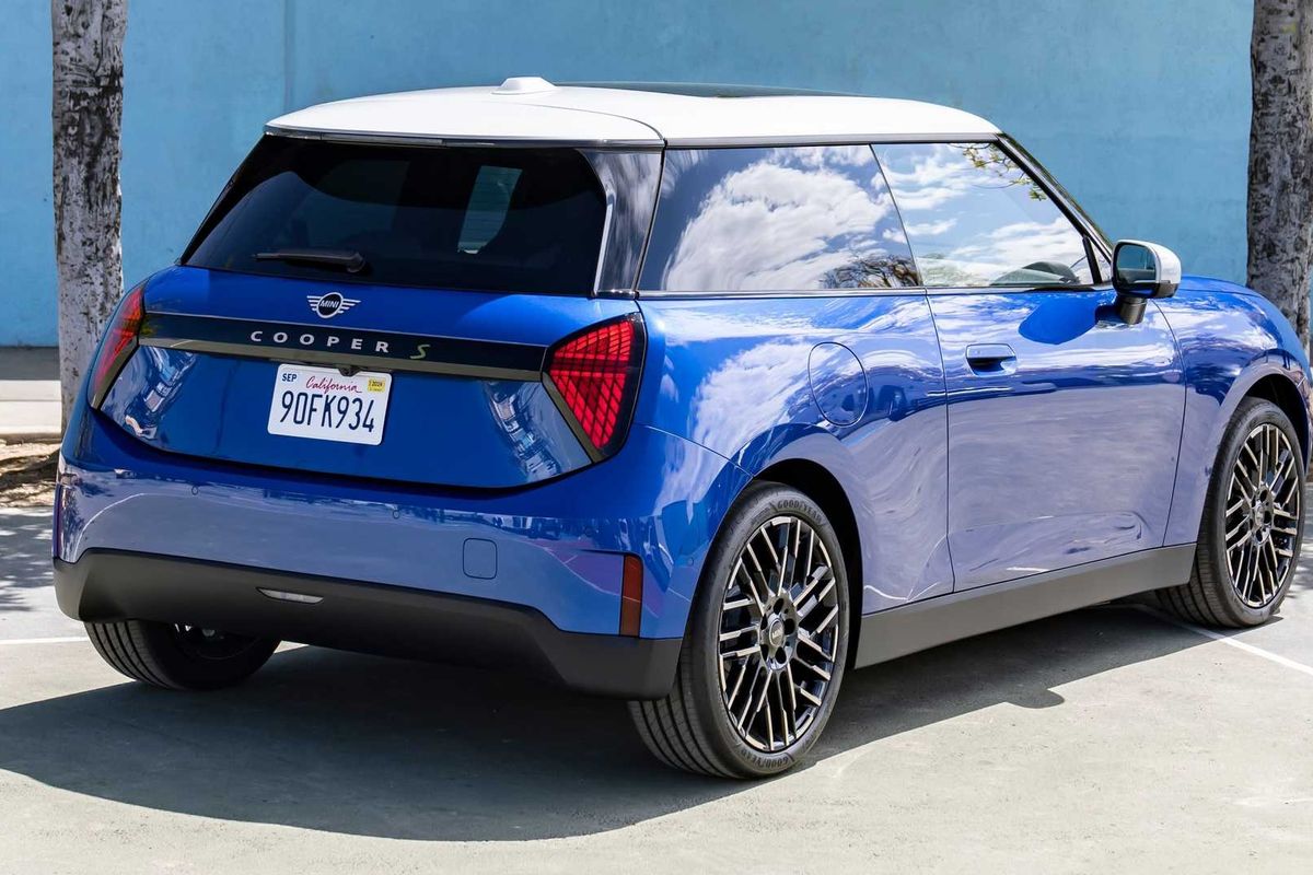 Mini Cooper New Model 2024 Professional Line - Cele Meggie - Mini Verse Make It Mini Makeup