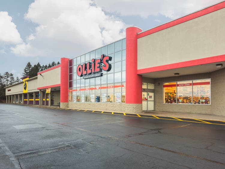 Ollie’s Bargain Outlet acquires former Big Lots stores (NASDAQ:OLLI - Ollie's Bargain Outlet Acquires 63 Big Lots Stores