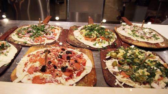 Pieology Pizzeria Lakewood Square Lakewood Ca
