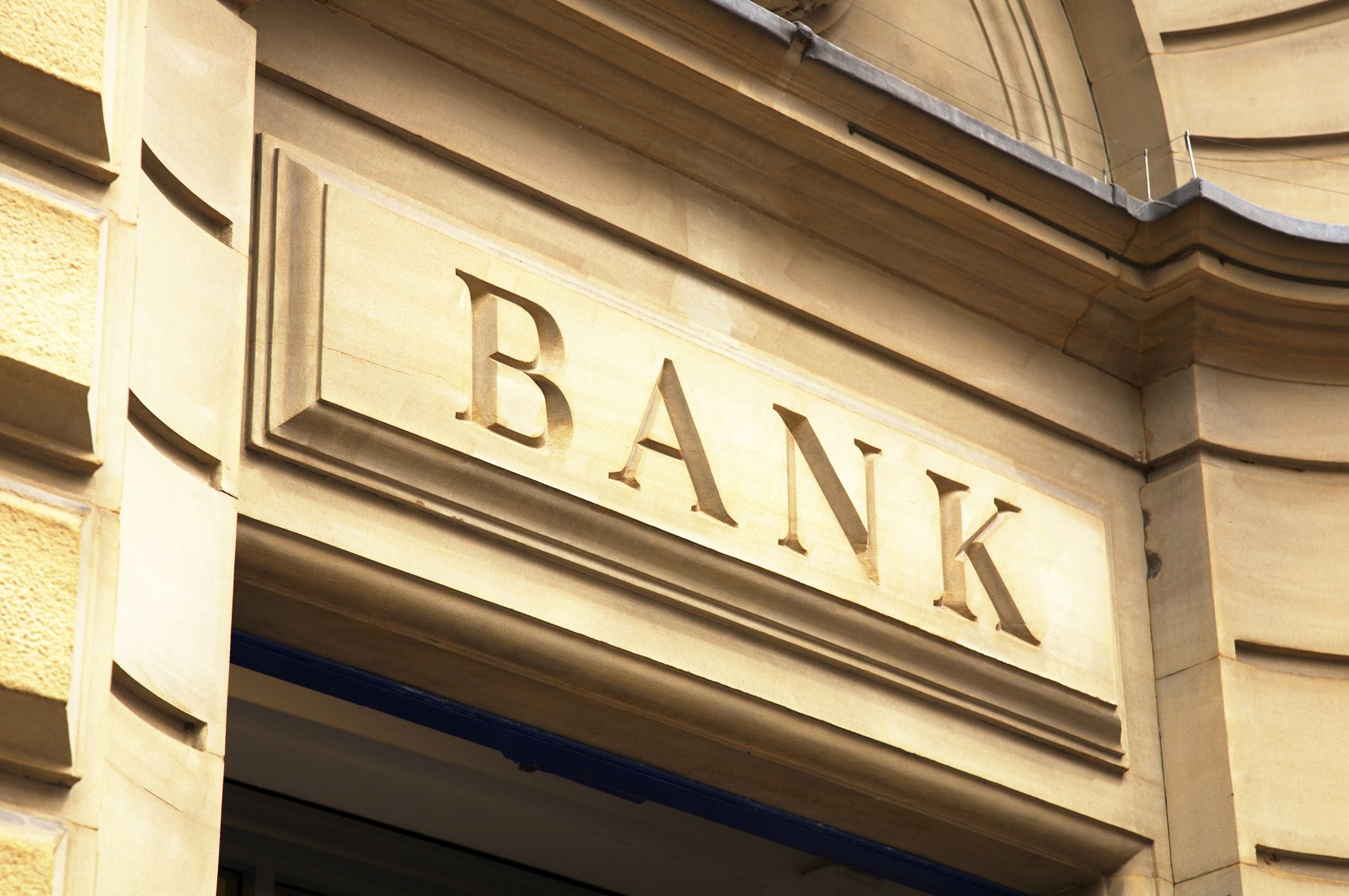 Savings & Loan Companies vs. Commercial Banks: What's the Difference? - Bank Of America Class Action Lawsuit 2024