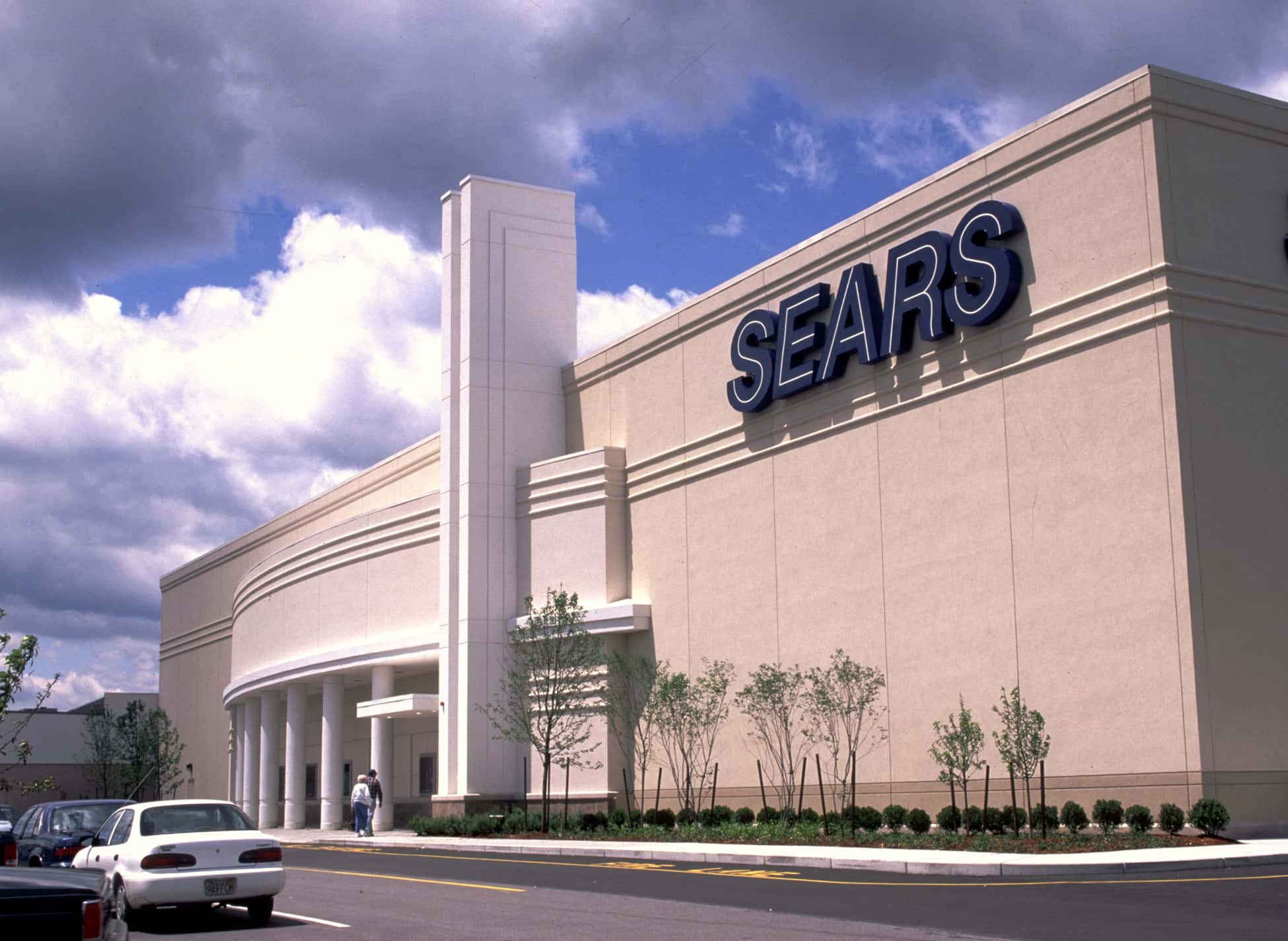 Sears Closing 80 Stores, Takes Bids For Remaining Stores | KTTS - Sears Outlet Thompson Lane Nashville Tennessee