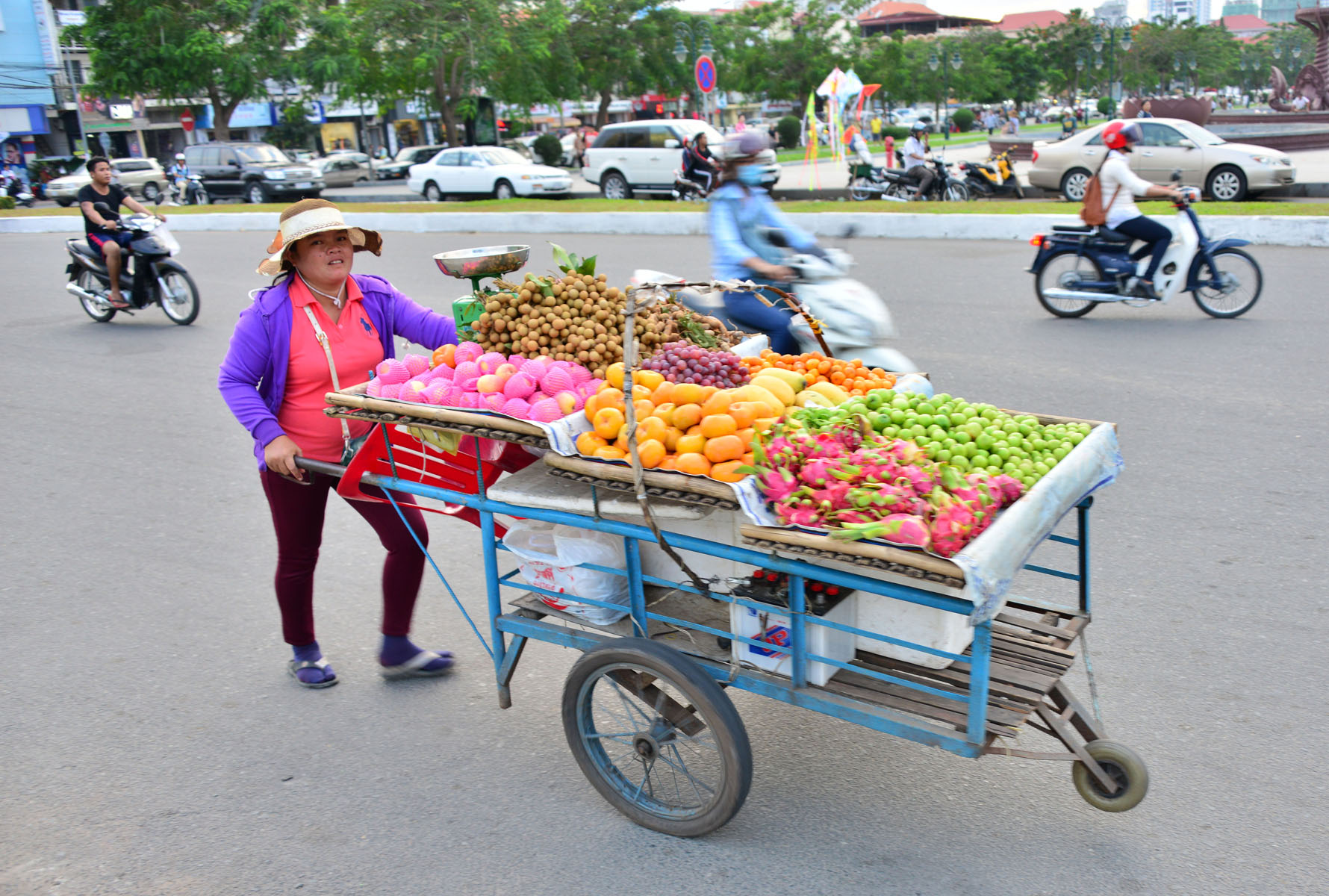 Street Vendors, Cambodia - What Is Vendor Receive At Amazon