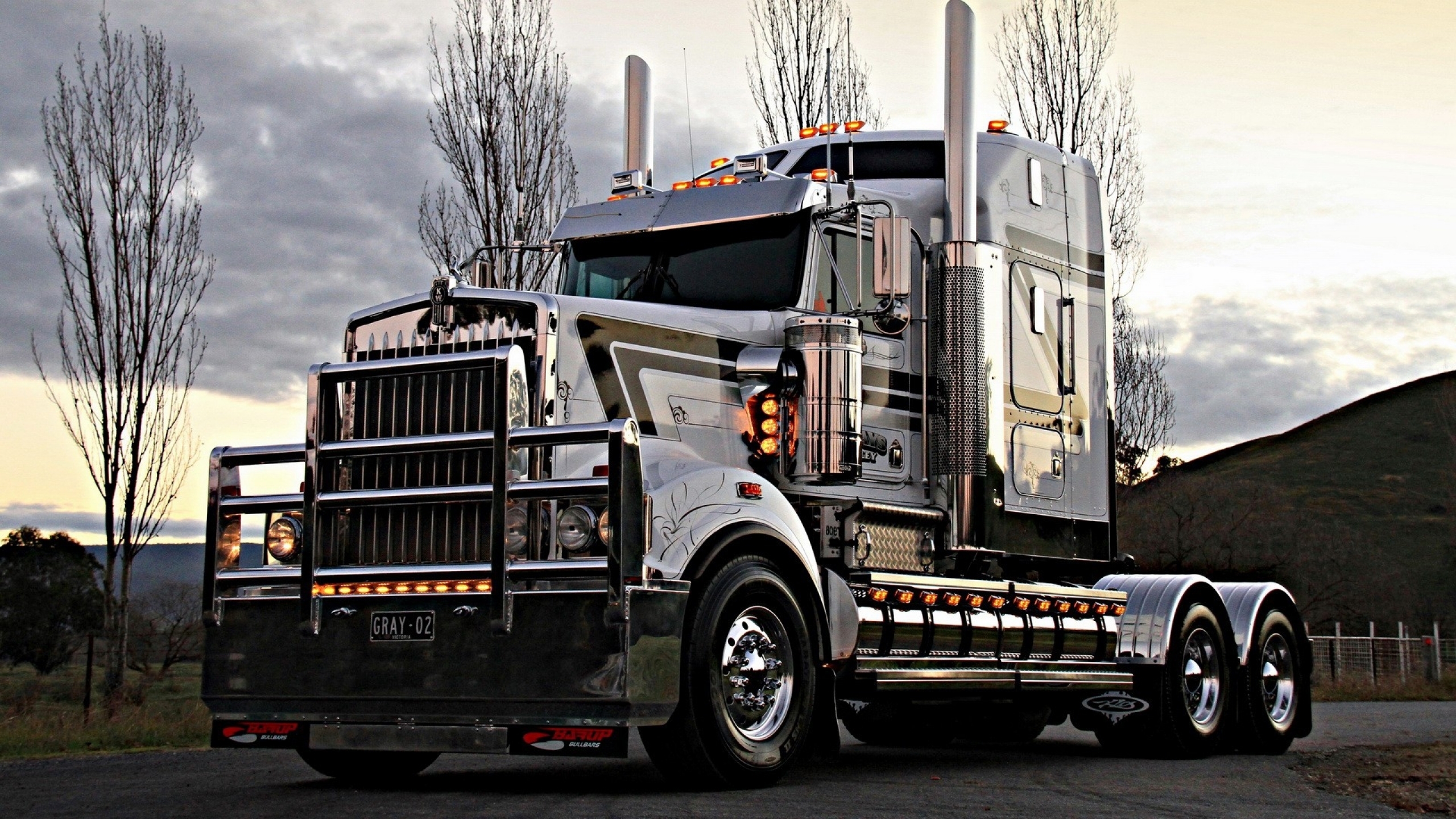 Stunning Kenworth Vehicle HD Wallpaper - Kenworth Cab And Chassis For Sale