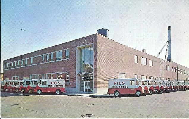 there are many red and white trucks parked in front of the building - Rush Truck Centers - Chicago Light- And Medium-duty