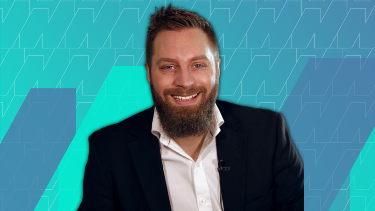 This 37-Year-Old is Making +$2.5 Million/Year Selling Customizable - Beard Vape Co Out Of Business