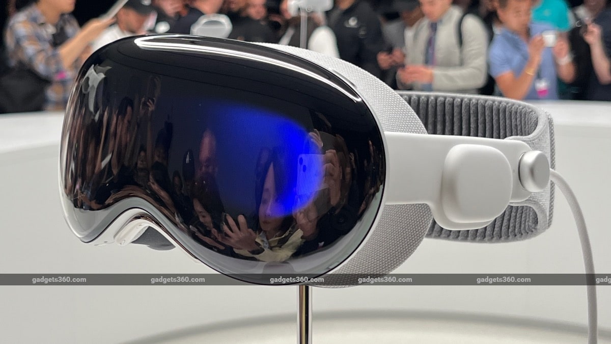 Zeiss Reveals Apple Vision Pro Prescription Optical Inserts Ahead of - Vision Electric Boat Rental In Newport Beach